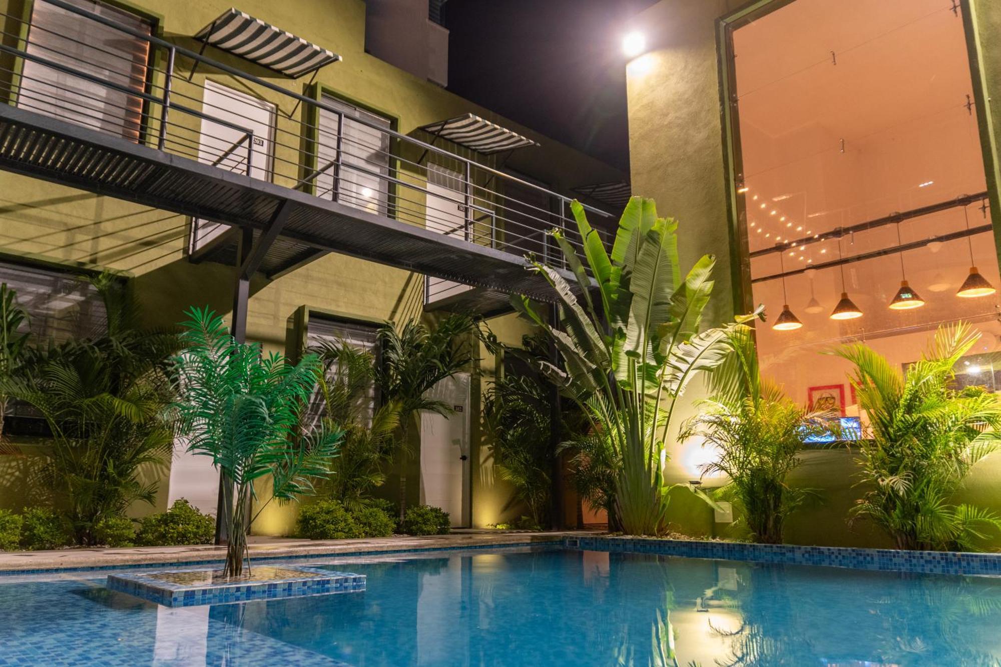 Hotel Oasis Tropical 3*